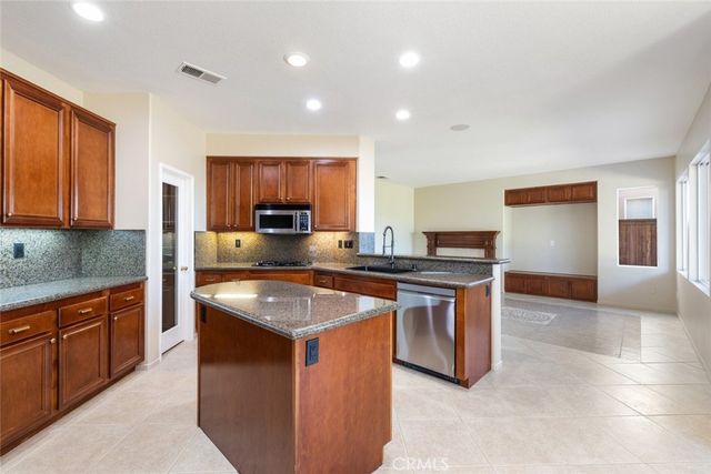 31952 Cedarhill Lane, Lake Elsinore, CA 92532