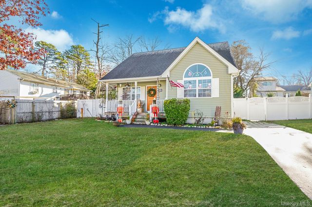 176 Bedford Avenue, Mastic, NY 11950