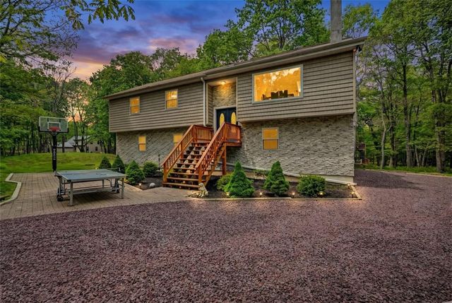 31 Emerson Way, Penn Forest Twp, PA 18210