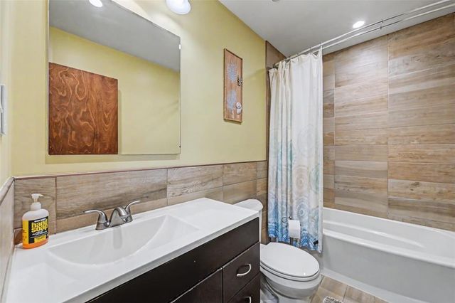 31 Emerson Way, Penn Forest Twp, PA 18210