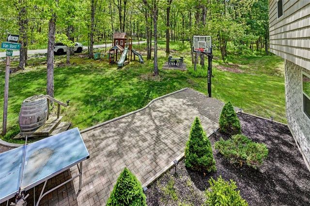 31 Emerson Way, Penn Forest Twp, PA 18210