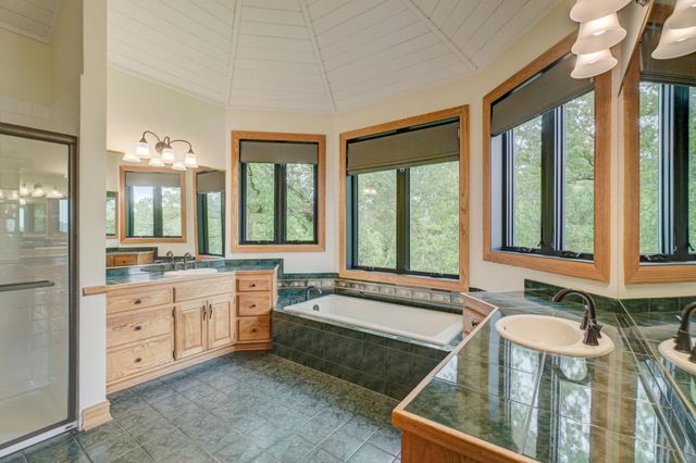 9175 107th Street N, Stillwater, MN 55082