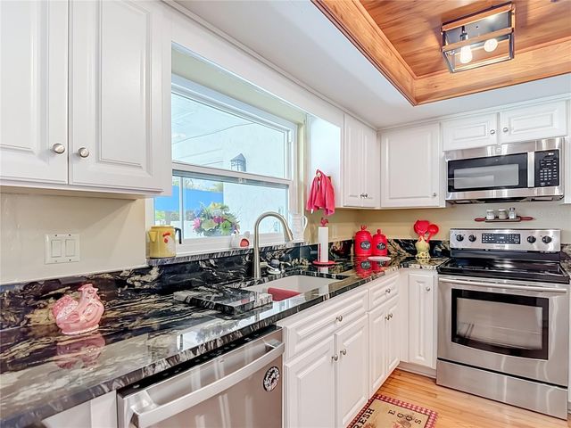 3008 RIPPLEWOOD DRIVE, Seffner, FL 33584