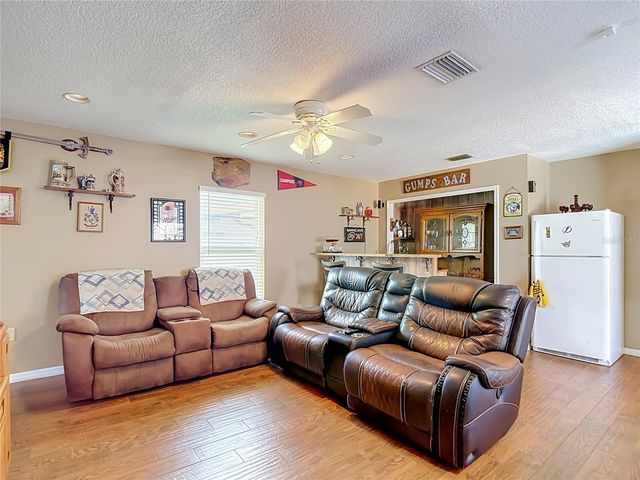 3008 RIPPLEWOOD DRIVE, Seffner, FL 33584