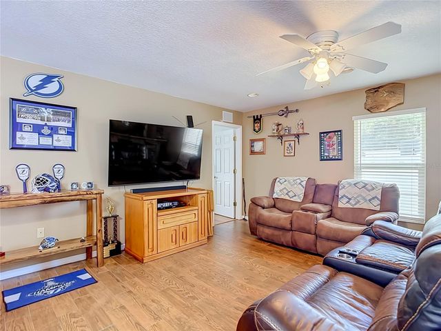 3008 RIPPLEWOOD DRIVE, Seffner, FL 33584