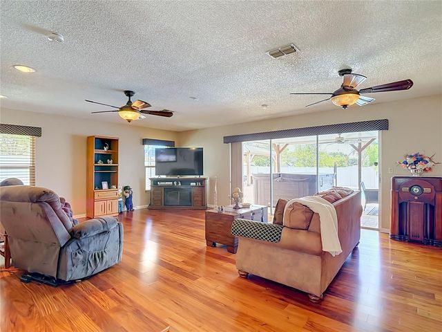 3008 RIPPLEWOOD DRIVE, Seffner, FL 33584