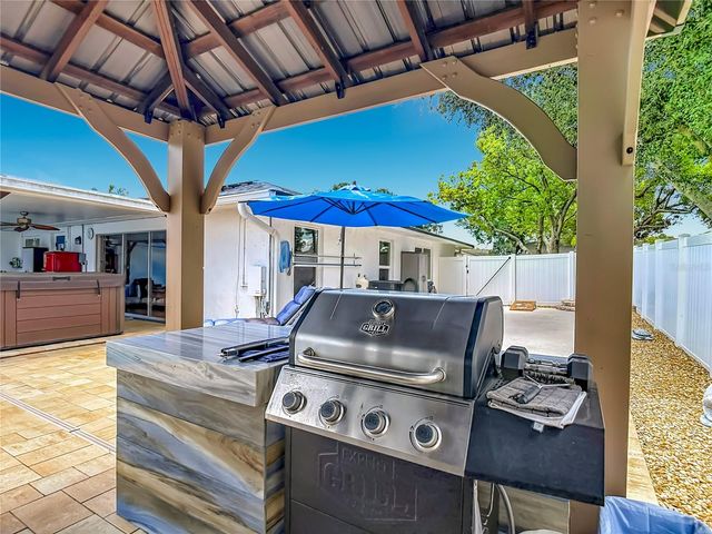3008 RIPPLEWOOD DRIVE, Seffner, FL 33584