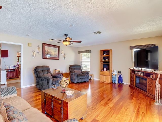 3008 RIPPLEWOOD DRIVE, Seffner, FL 33584
