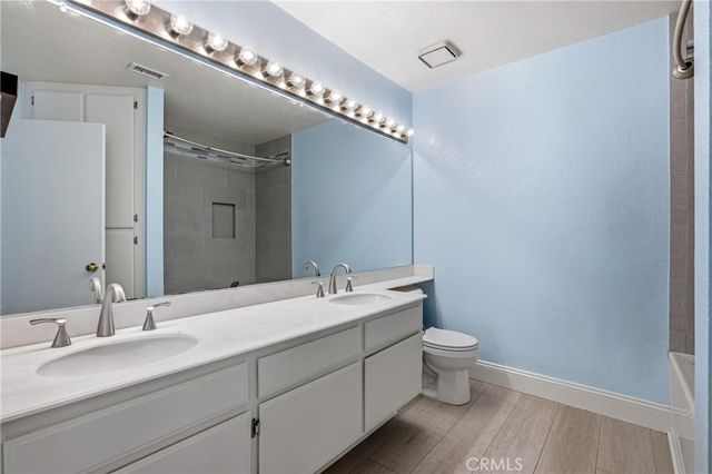26201 Sunnyglen Avenue, Laguna Hills, CA 92653