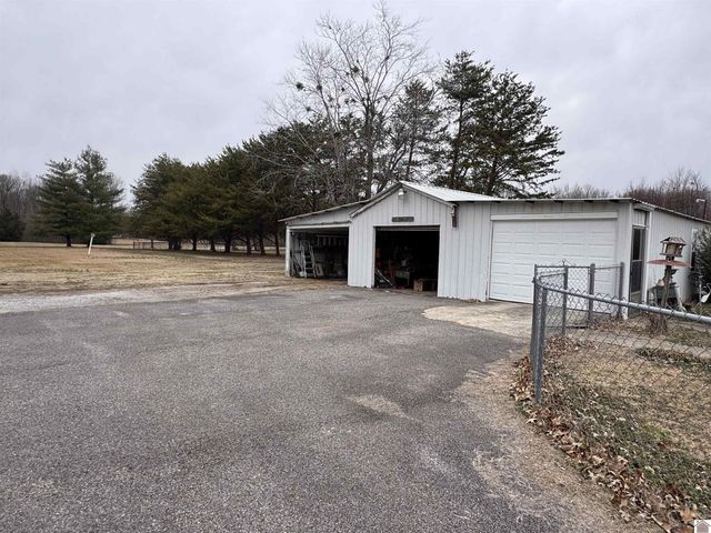 1549 Husbands Road, Paducah, KY 42003