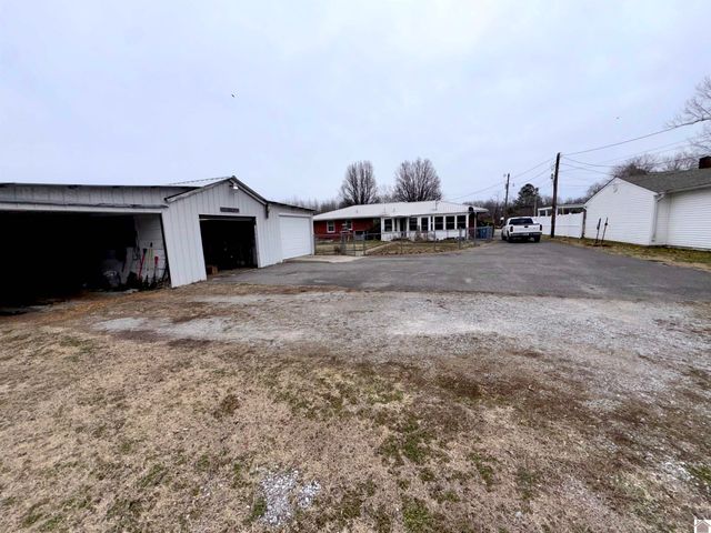 1549 Husbands Road, Paducah, KY 42003