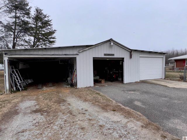 1549 Husbands Road, Paducah, KY 42003