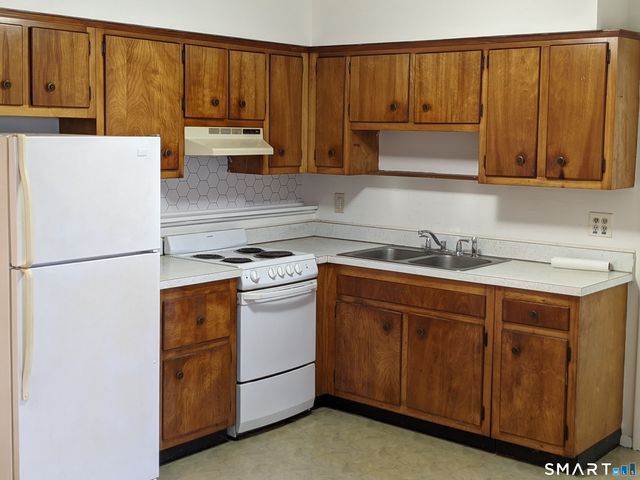 12 Terrace Place 13, New Milford, CT 06776