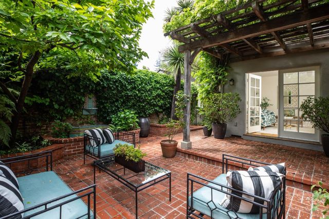 1880 Fulton Street, Palo Alto, CA 94303