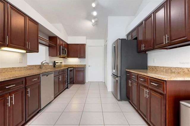 5368 KELLY DRIVE 17, Sarasota, FL 34233