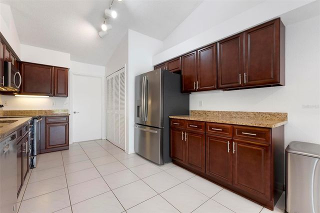 5368 KELLY DRIVE 17, Sarasota, FL 34233
