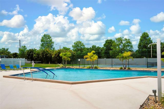 5368 KELLY DRIVE 17, Sarasota, FL 34233