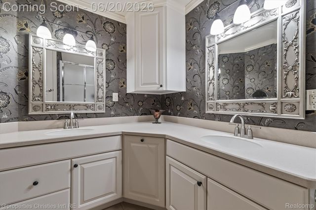 595 Ridge Point Drive, Dundee Village, MI 48131