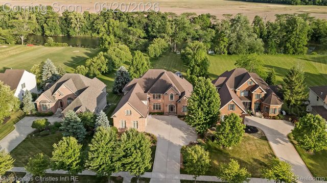 595 Ridge Point Drive, Dundee Village, MI 48131