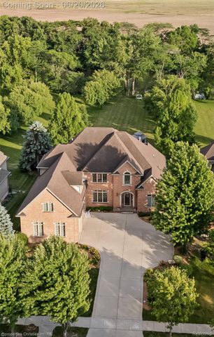 595 Ridge Point Drive, Dundee Village, MI 48131
