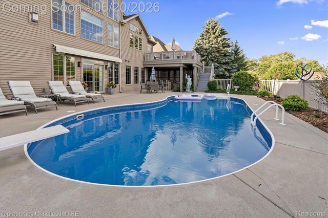 595 Ridge Point Drive, Dundee Village, MI 48131