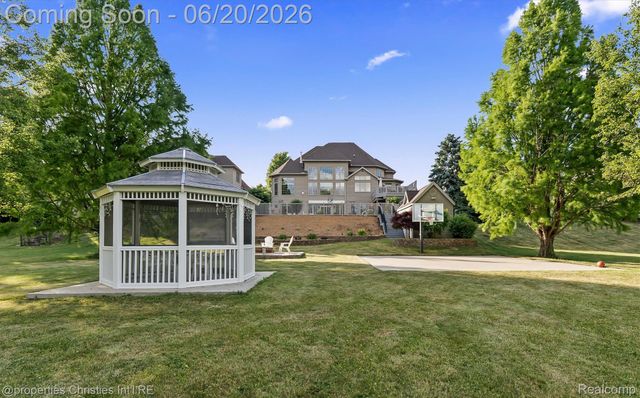 595 Ridge Point Drive, Dundee Village, MI 48131