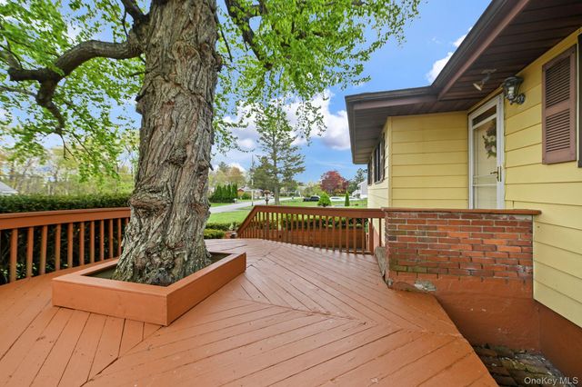93 Fairmont Road, Mahopac, NY 10541