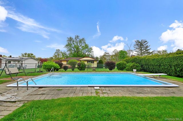 93 Fairmont Road, Mahopac, NY 10541