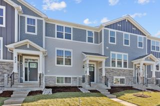 530 Wolverine Drive, Aurora, IL 60502