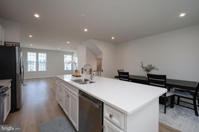 121 CHASE LN, Gilbertsville, PA 19525