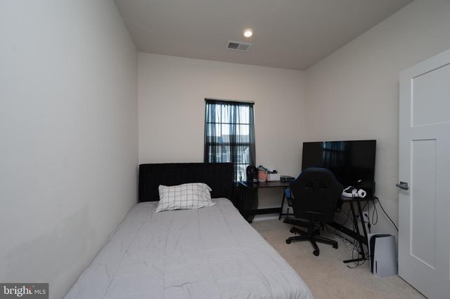 121 CHASE LN, Gilbertsville, PA 19525