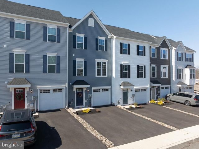 121 CHASE LN, Gilbertsville, PA 19525