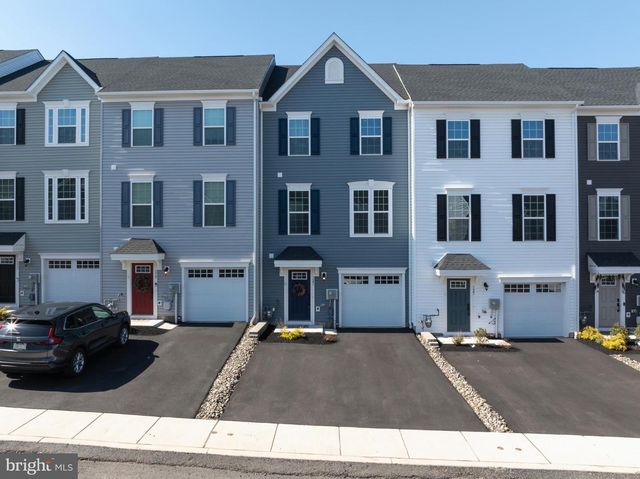 121 CHASE LN, Gilbertsville, PA 19525