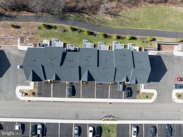 121 CHASE LN, Gilbertsville, PA 19525