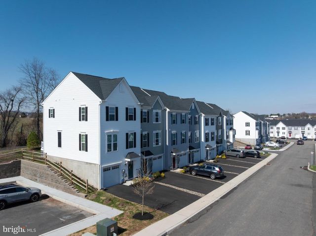 121 CHASE LN, Gilbertsville, PA 19525