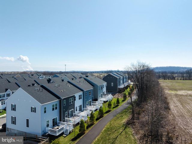 121 CHASE LN, Gilbertsville, PA 19525