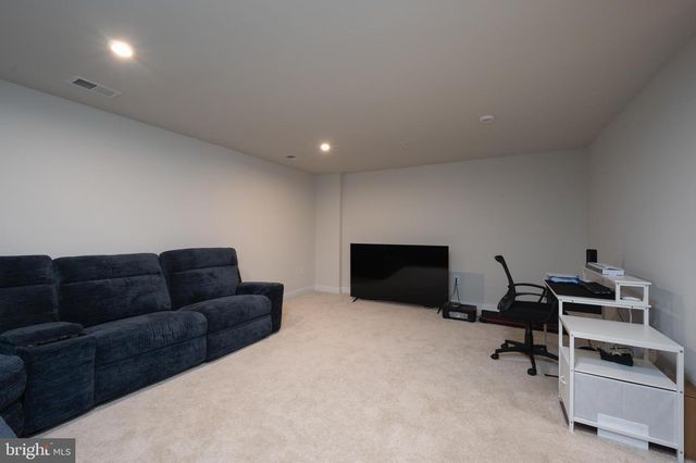 121 CHASE LN, Gilbertsville, PA 19525