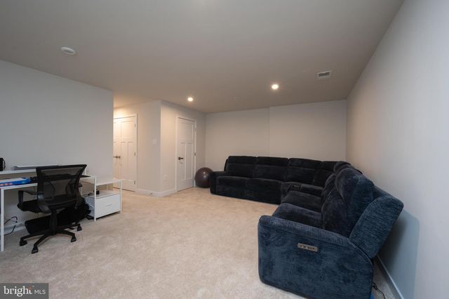 121 CHASE LN, Gilbertsville, PA 19525