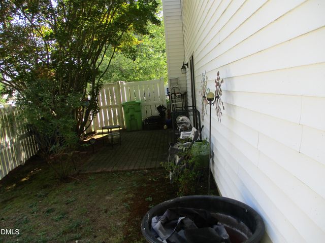 1617 Beacon Valley Drive, Raleigh, NC 27604
