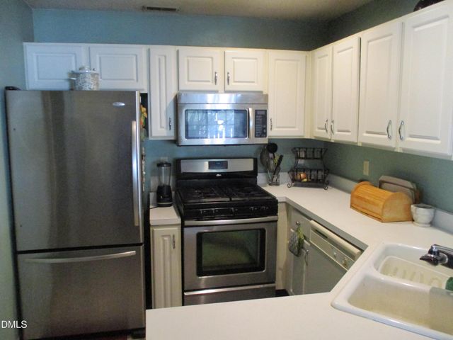 1617 Beacon Valley Drive, Raleigh, NC 27604