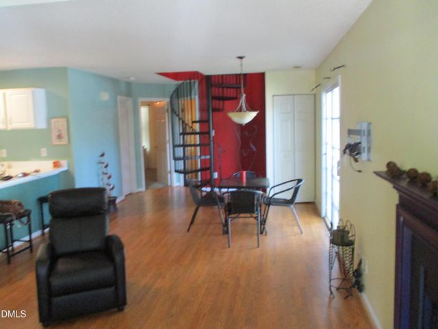 1617 Beacon Valley Drive, Raleigh, NC 27604