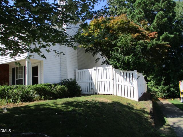 1617 Beacon Valley Drive, Raleigh, NC 27604