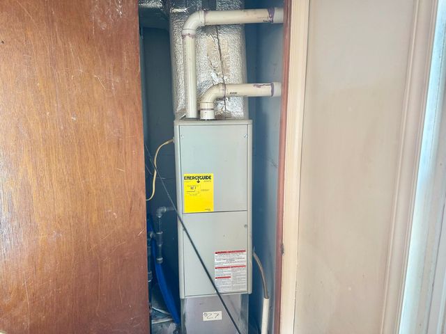 2515 W BEVERLEY ST, Staunton, VA 24401