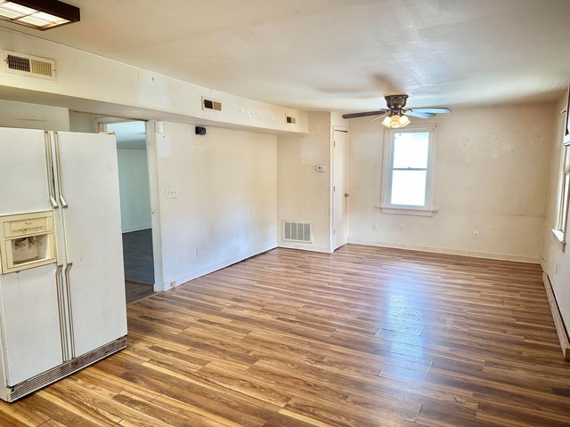 2515 W BEVERLEY ST, Staunton, VA 24401