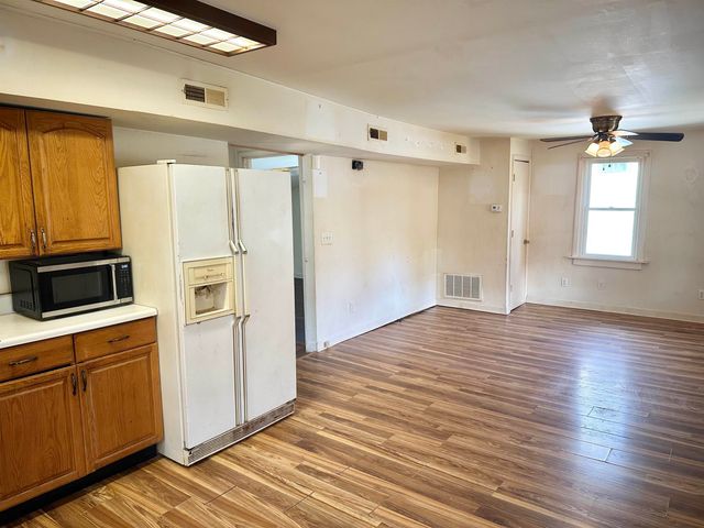 2515 W BEVERLEY ST, Staunton, VA 24401