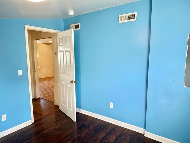 2515 W BEVERLEY ST, Staunton, VA 24401