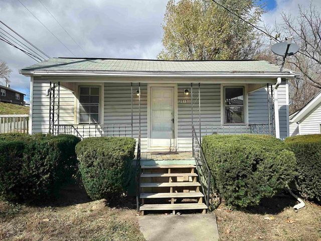 2515 W BEVERLEY ST, Staunton, VA 24401