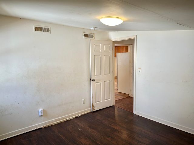 2515 W BEVERLEY ST, Staunton, VA 24401