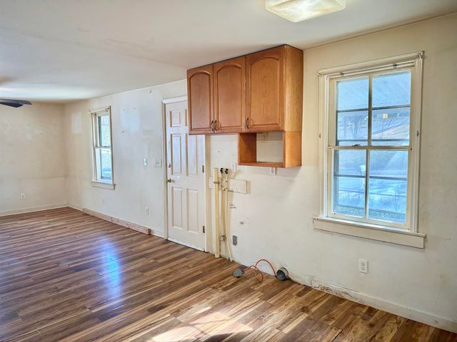 2515 W BEVERLEY ST, Staunton, VA 24401