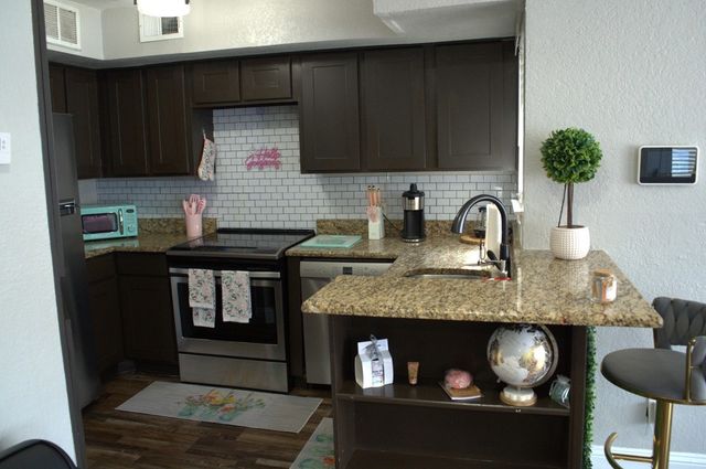 2309 Balsam Drive K211, Arlington, TX 76006